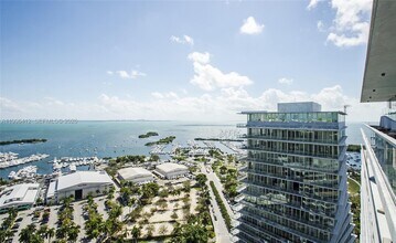 2669 S Bayshore Dr in Miami, FL - Building Photo - Building Photo
