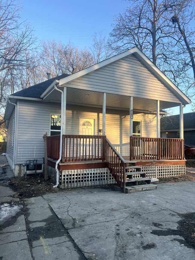 1102 Range Line St in Columbia, MO - Foto de edificio - Building Photo