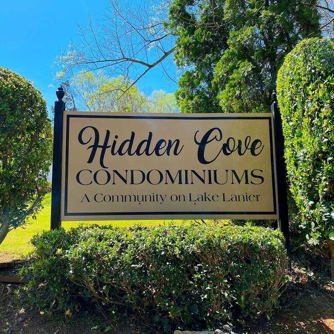 2493 Hidden Cove Ct, Unit C in Gainesville, GA - Foto de edificio - Building Photo