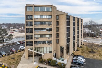 Harborview Condominiums in West Haven, CT - Building Photo - Building Photo