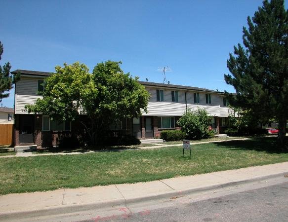 Southmoore Townhomes in Greeley, CO - Foto de edificio - Building Photo