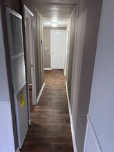 750 Silent Valley Rd in Lockhart, TX - Foto de edificio - Building Photo