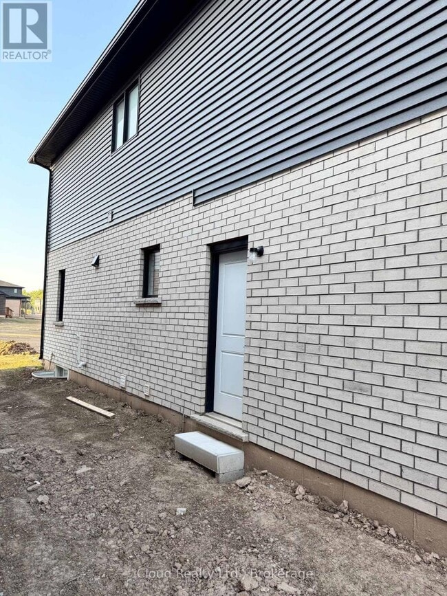 766 Bradford Ave in Fort Erie, ON - Building Photo - Building Photo