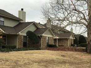 Rams Head Villa Apartments in Oklahoma City, OK - Building Photo - Building Photo