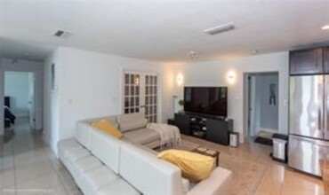 5901 NE 4th Ave, Unit 1 in Fort Lauderdale, FL - Building Photo - Building Photo