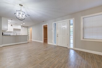 6522 Linden St in Houston, TX - Foto de edificio - Building Photo