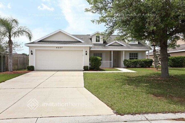 4207 Donnington Dr in Parrish, FL - Foto de edificio - Building Photo