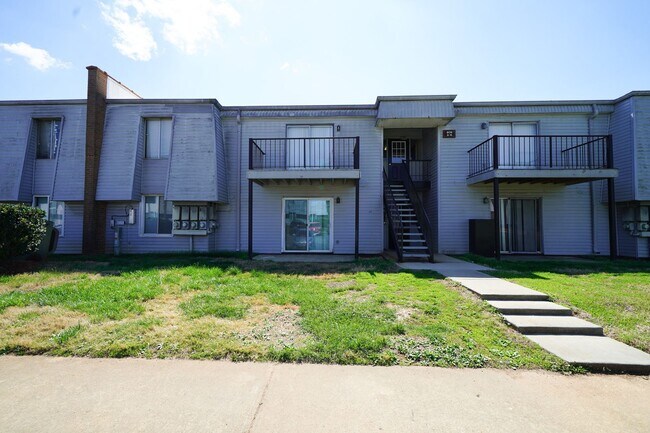 809 High Meadows Ln in Charlotte, NC - Building Photo - Building Photo