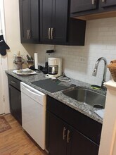 2357 N Kenneth Ave, Unit 21 in Chicago, IL - Building Photo - Building Photo