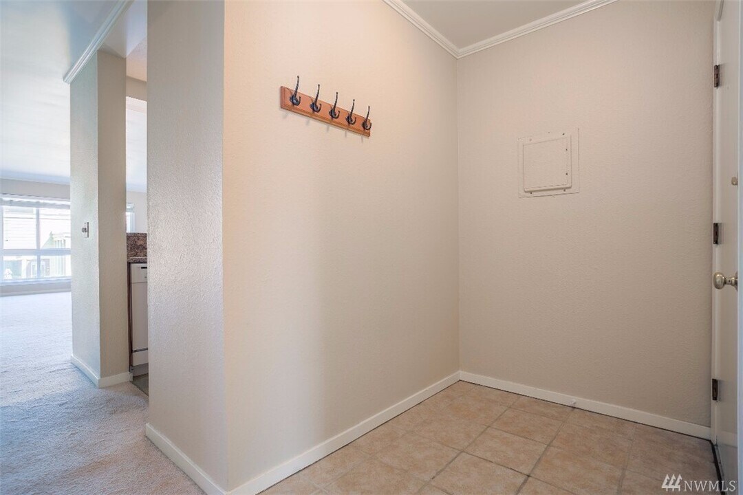 5834 NE 75th St, Unit B208 in Seattle, WA - Building Photo