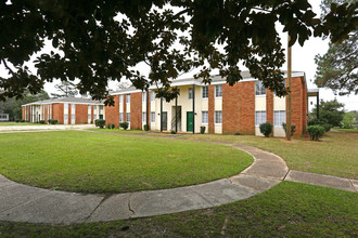 Magnolia Square Apartments in Valdosta, GA - Building Photo - Building Photo