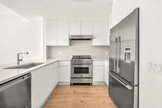 277 E 7th St in New York, NY - Building Photo - Building Photo