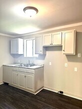 328 54th St in Fairfield, AL - Foto de edificio - Building Photo