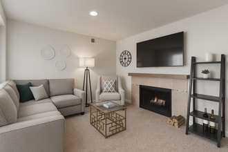 12400 E Cornell Ave, Unit 202 in Aurora, CO - Foto de edificio - Building Photo