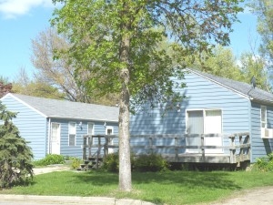 1022-1024 N Langdon St in Mitchell, SD - Building Photo