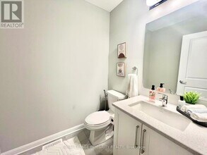 1045 Speedvale Ct in Ottawa, ON - Building Photo - Building Photo