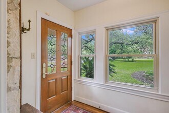 518 Cliff Dr in Austin, TX - Building Photo - Building Photo