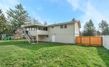 4702 E Maple Ln Cir NW in Gig Harbor, WA - Building Photo - Building Photo