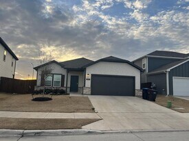 6841 Fools Gold Dr in Fort Worth, TX - Building Photo