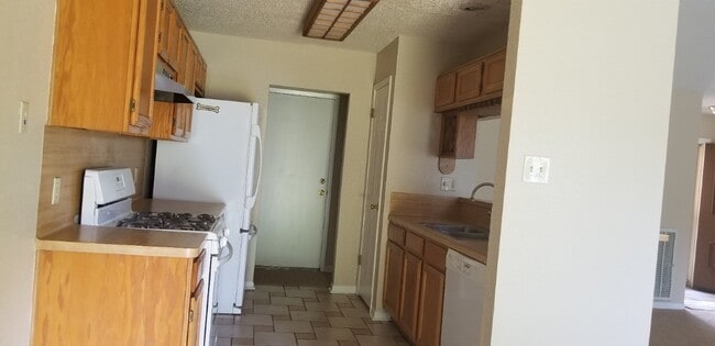 property at 2822 Chimneystone Cir