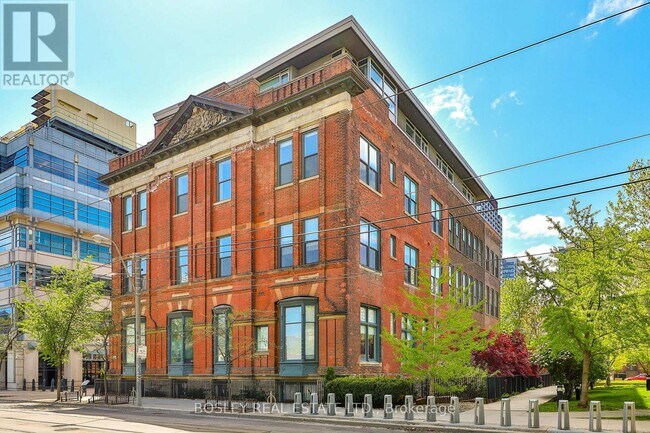 property at 915 King St W
