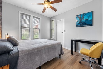 586 Pleasant St, Unit Room 2 in Worcester, MA - Foto de edificio - Building Photo