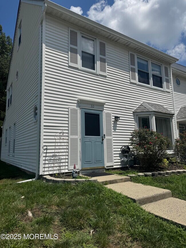 30 Shilling Way in Jackson Township, NJ - Building Photo - Building Photo