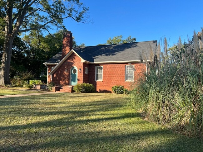 321 E Montgomery St in Gaffney, SC - Building Photo - Building Photo