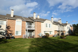 Chimney Hill in West Bloomfield, MI - Foto de edificio - Building Photo