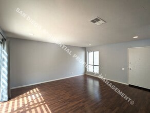 387 Roundtree Glen in Escondido, CA - Building Photo - Building Photo