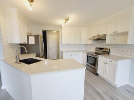 3550 McLean Crescent SW in Edmonton, AB - Building Photo