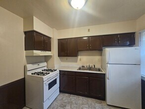 126 E 38th St in Erie, PA - Building Photo - Building Photo