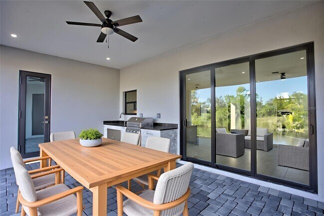 9574 Salt Lake St in Port Charlotte, FL - Foto de edificio - Building Photo