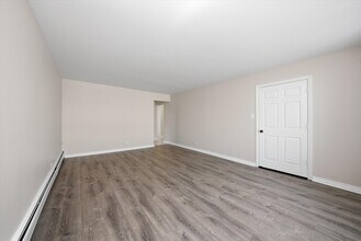 6135 W 79th St in Burbank, IL - Building Photo - Building Photo