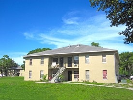 Oak Haven Apartments in Immokalee, FL - Building Photo