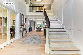 57 N Haven Way in Sag Harbor, NY - Building Photo - Building Photo