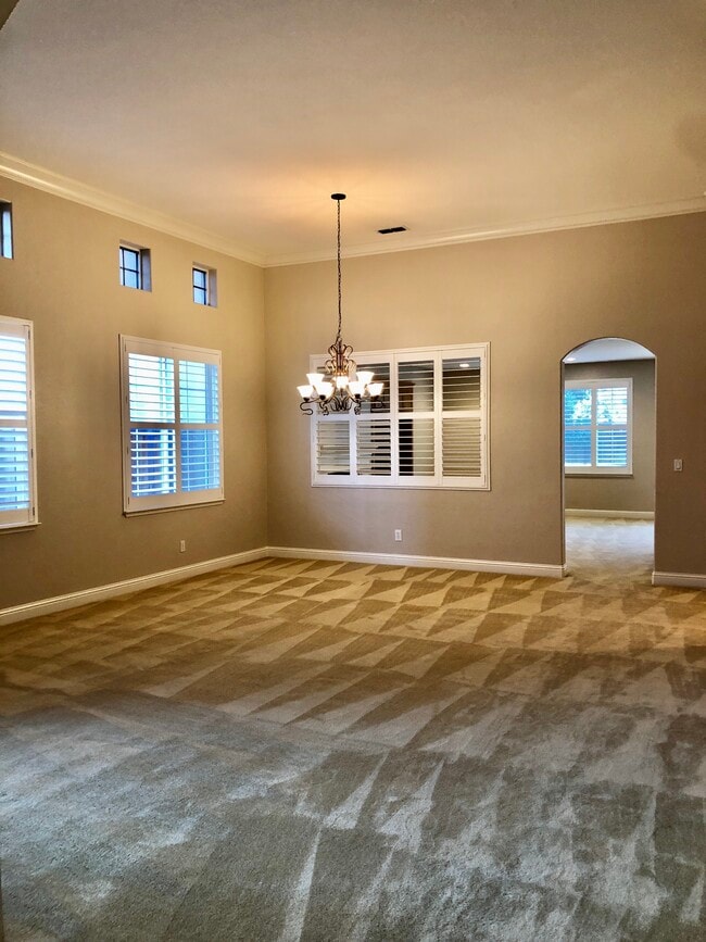 550 Triple Crown Ct in Oakdale, CA - Building Photo - Building Photo