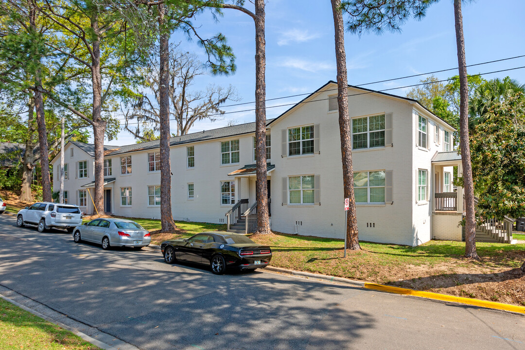 500 E College Ave in Tallahassee, FL - Foto de edificio