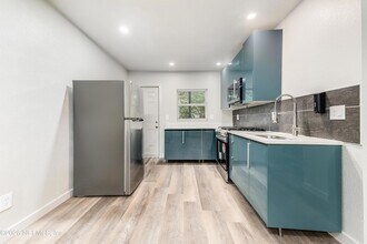 231 E 16th St, Unit 4 in Jacksonville, FL - Foto de edificio - Building Photo