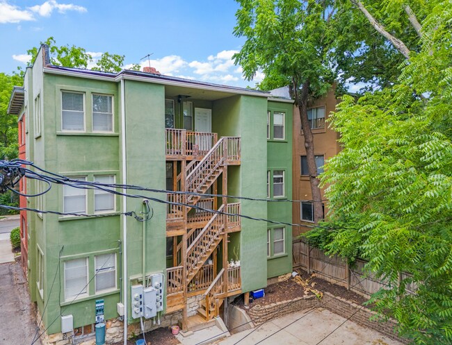 The Hawkins - 815-817 E 42nd in Kansas City, MO - Foto de edificio - Building Photo