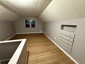 20084 Greenview Ave in Detroit, MI - Building Photo - Building Photo