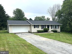 306 N Sandy Hill Rd in Coatesville, PA - Building Photo - Building Photo