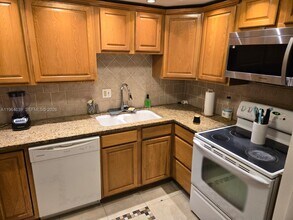 4156 Inverrary Dr in Lauderhill, FL - Building Photo - Building Photo