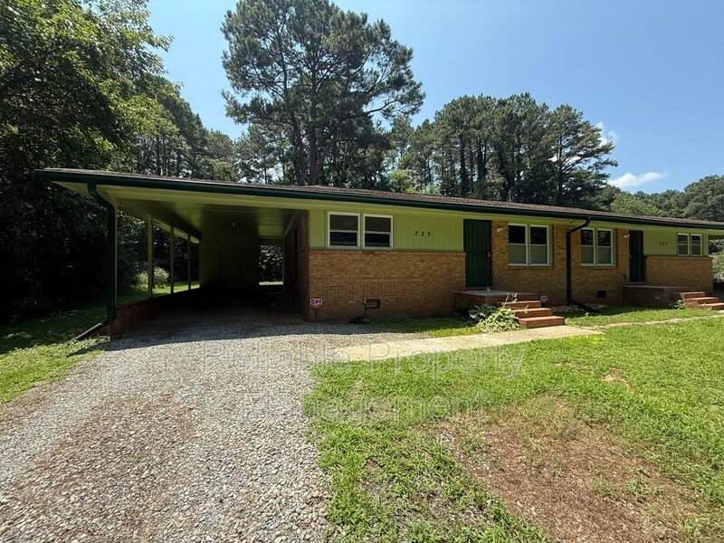 725 Locust Ln in Raleigh, NC - Building Photo