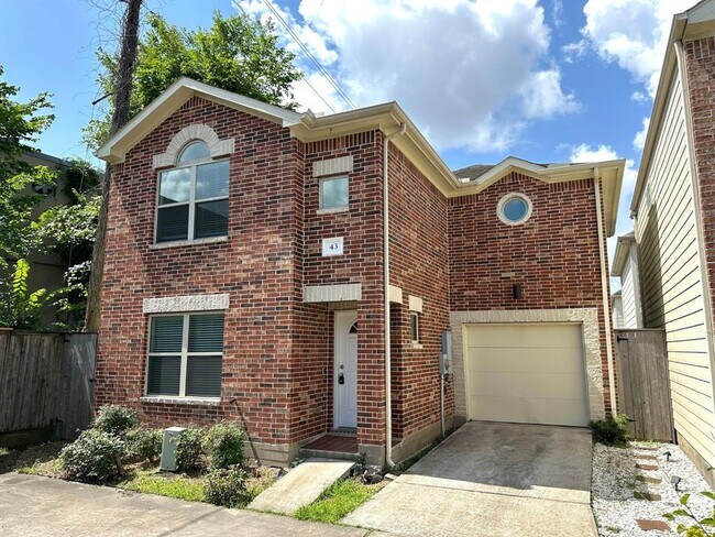 5951 E Loop in Houston, TX - Building Photo - Building Photo