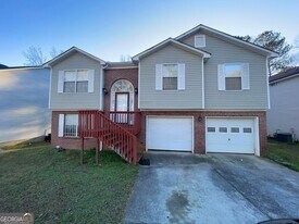 5741 Wellborn Oaks Ct, Unit 1-442 in Lithonia, GA - Building Photo