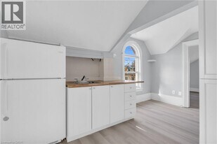 57 Beverly St in Cambridge, ON - Building Photo