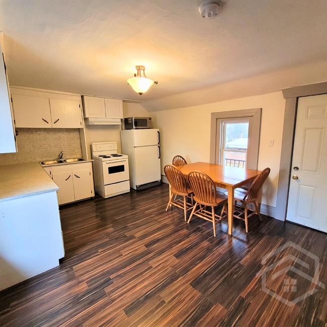 16 Palmer St W in Norwich, ON - Building Photo - Building Photo