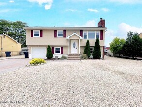 14 Cayman Ave in Toms River, NJ - Building Photo - Building Photo