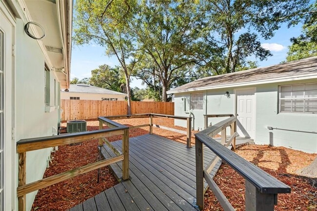 3817 W Bay to Bay Blvd in Tampa, FL - Building Photo - Building Photo